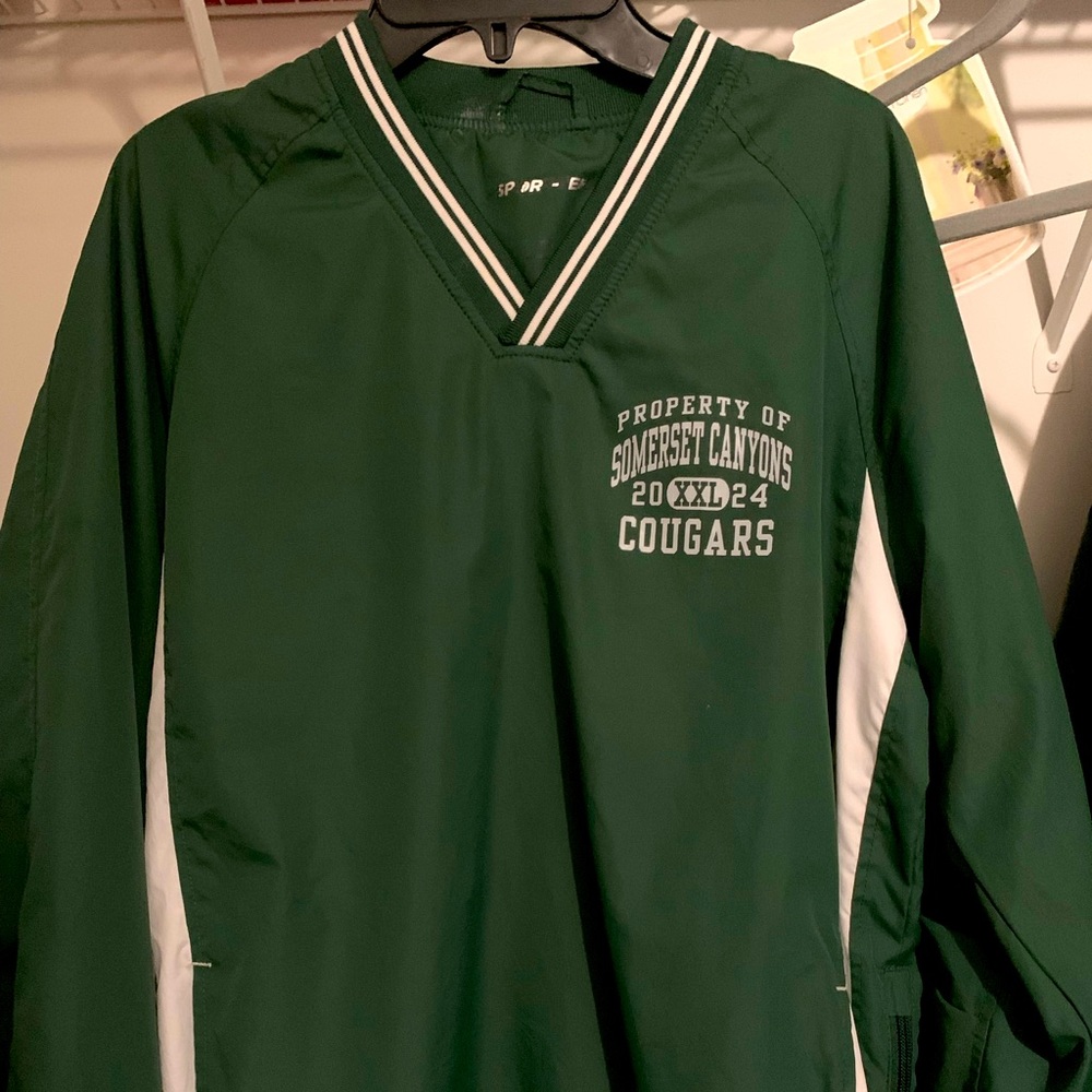 V neck preppy sweatshirt